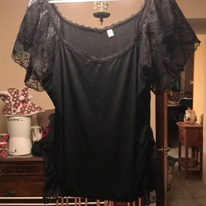 BNWOT Adorable lace top.
